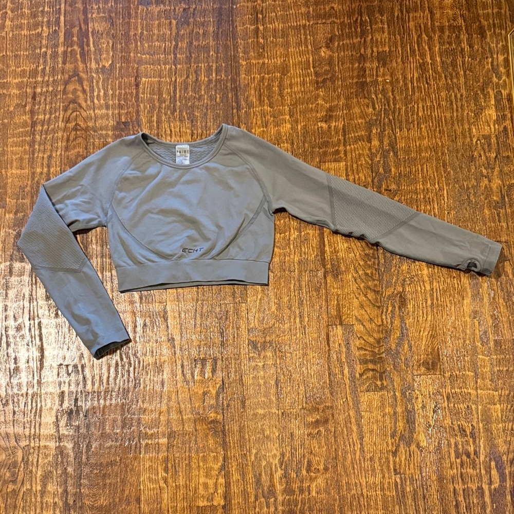 ECHT Prime Seamless Long Sleeve Crop Top Gray Athletic Gym Top Size M